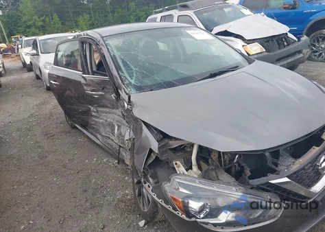 2019 Nissan Sentra Sr z USA, uszkodzony, nr VIN 3N1AB7AP4KY299779